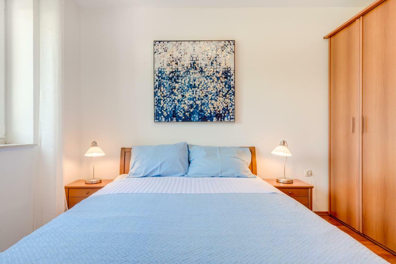Apartmani Mirta Omiš Eksteriør bilde