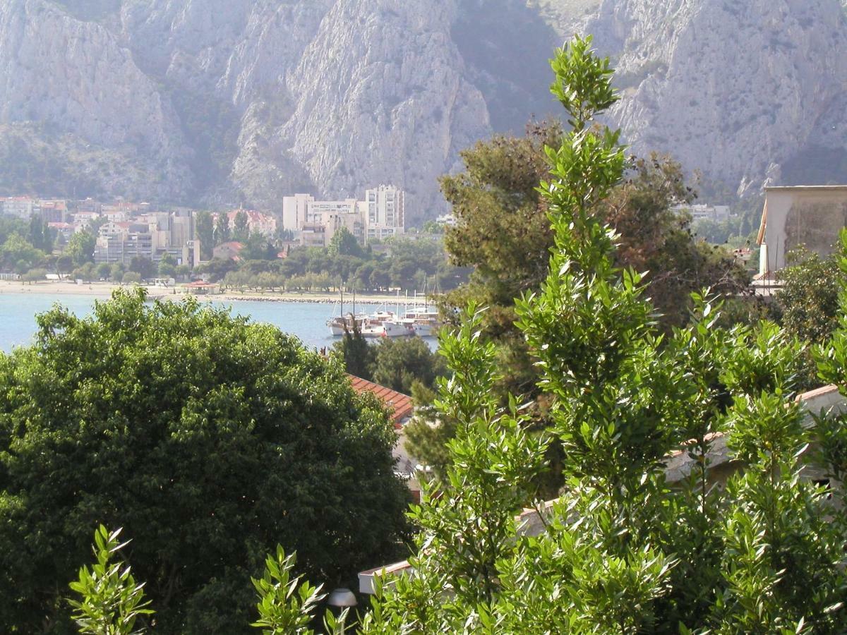 Apartmani Mirta Omiš Eksteriør bilde